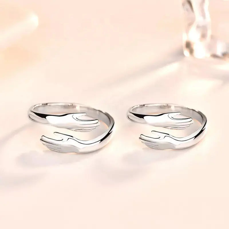 Silver Hug Ring – Adjustable & Anti-Tarnish